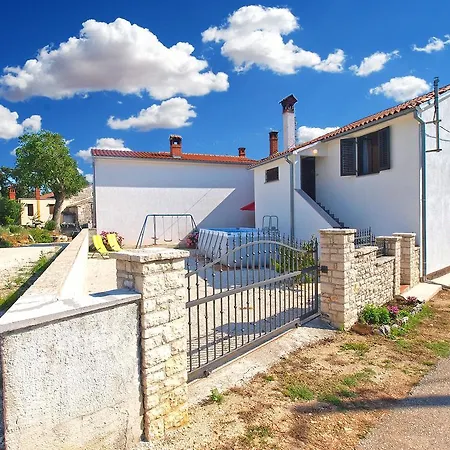 House Sandra 1430 Peresiji Exteriér fotografie